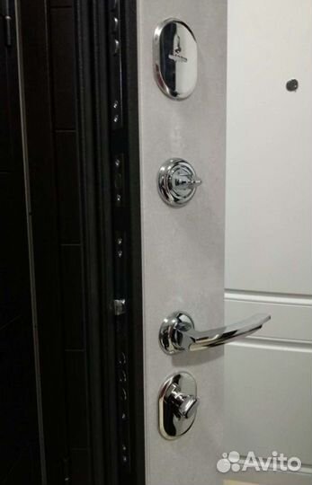 Дверь входная от склада