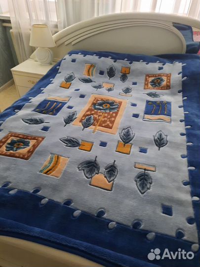 Продаю одеяло покрывало