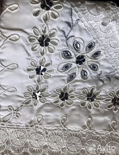 Скатерть нарядная. Новая. Турция