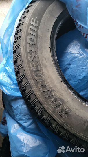 Bridgestone Ice Cruiser 7000 215/70 R16 100T