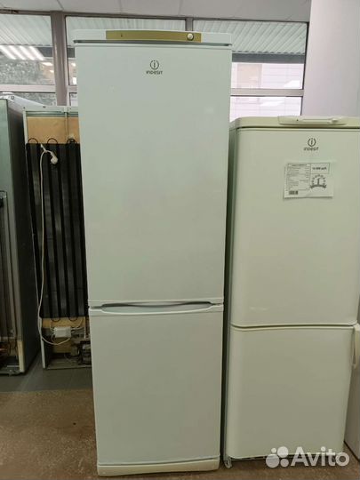 Холодильник бу Indesit