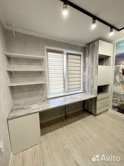 Рабочая зона у окна