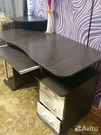 Компьютерный стол