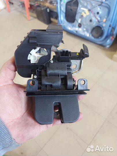 Замок багажника VW, Audi, Skoda