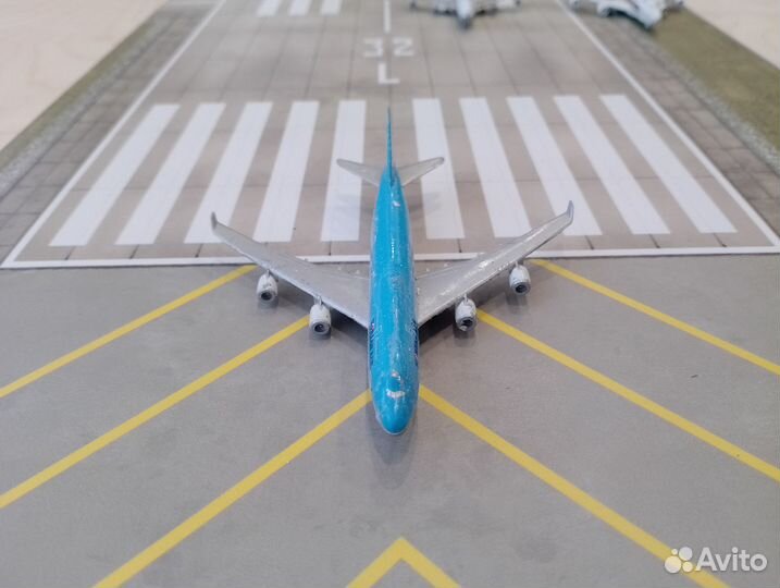 Самолёт Boeing 747 