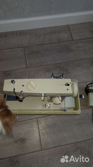 Швейная машина aiko