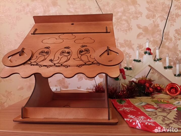 Кормушка для птиц из дерева