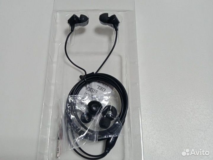 Проводные наушники