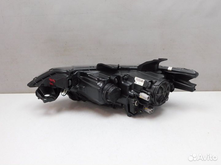 Фара правая Mitsubishi Outlander