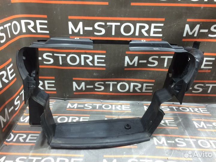 Диффузор радиатора Bmw 5-Series E60 N52B25A 2005