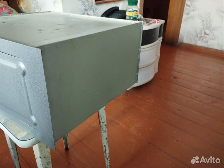 Металлический ящик (сейф)