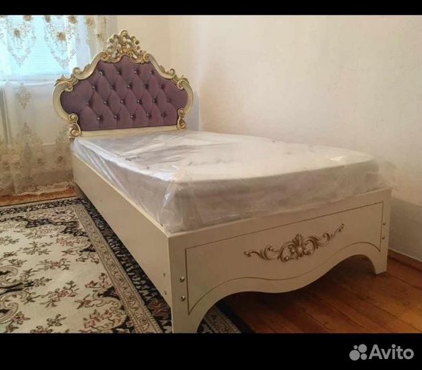Кровати