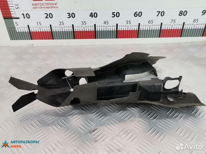 Диффузор вентилятора Volkswagen Passat B5 1999