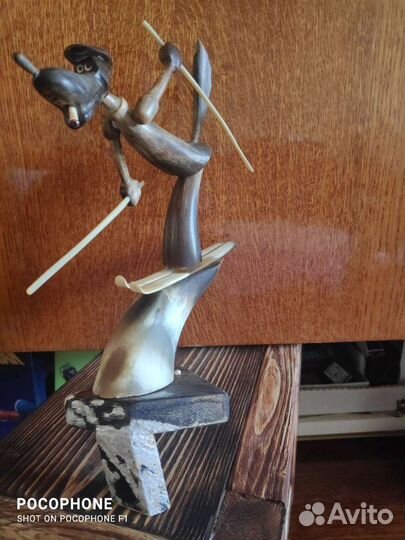 Волк статуэтка