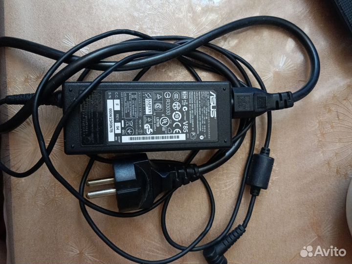 Зарядник asus для ноутбука, оригинал