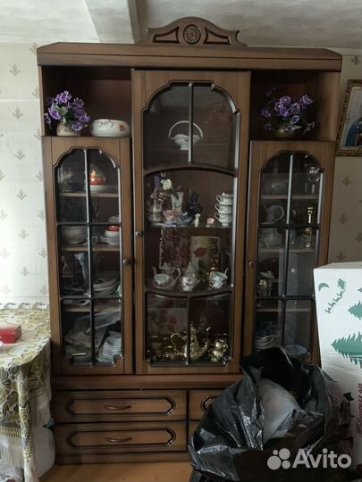 Шкаф, буфет, сервант, тумбочка, трюмо