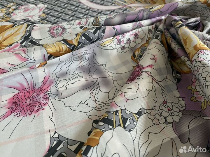 Платок шелковый Burberry
