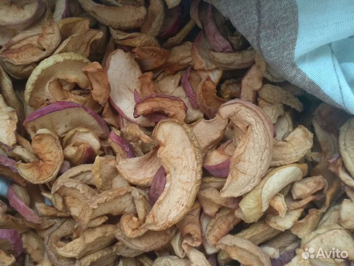 Яблоки, яйца домание, перга пчелиная, мёд