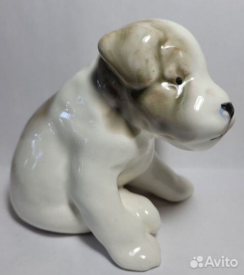 Статуэтка фарфор. Щенок Конаково. зик