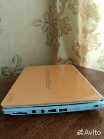 Нетбук Acer Aspire One happy2