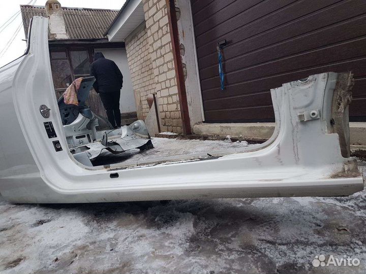 Seat Leon 3 SC четверть, крыло правое с порогом