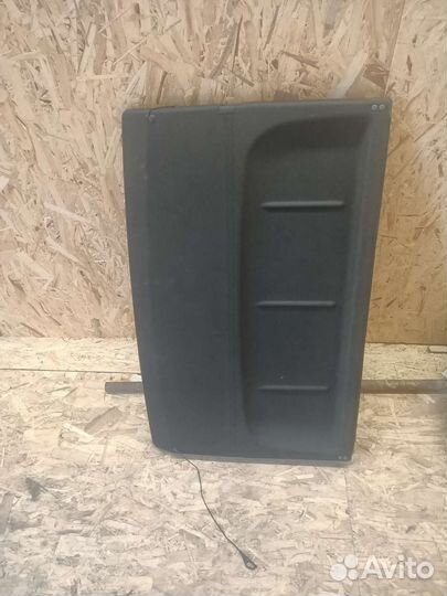 Акустическая полка на гранту лифтбэк