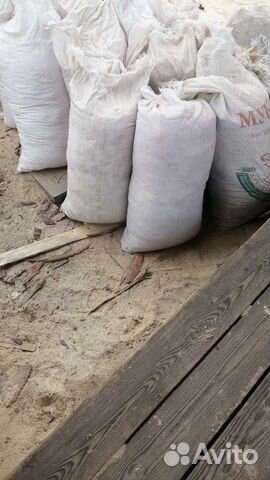 Опилки в мешках