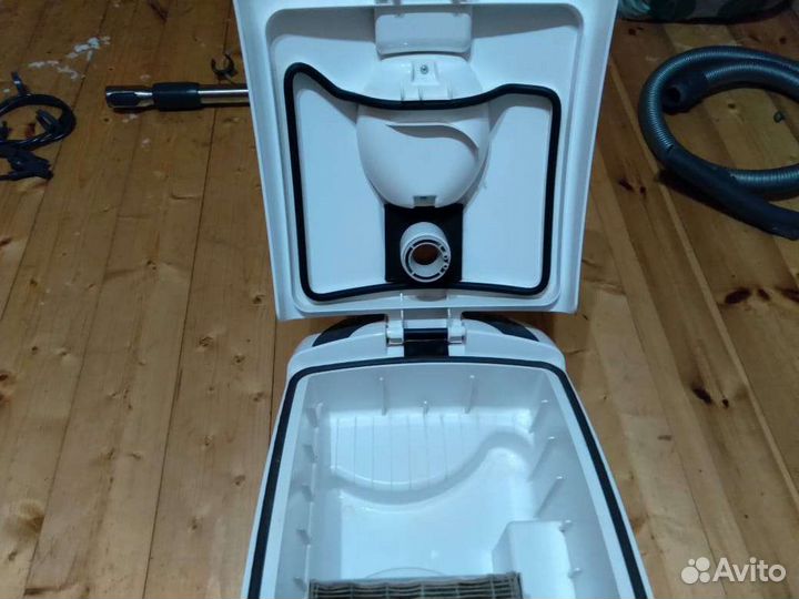 Моющий пылесос Thomas twin aquawash PET