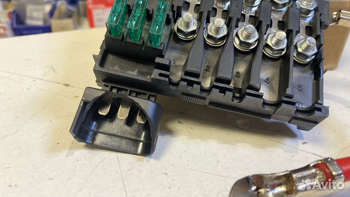 Блок предохранителей VAG 1J0937617D