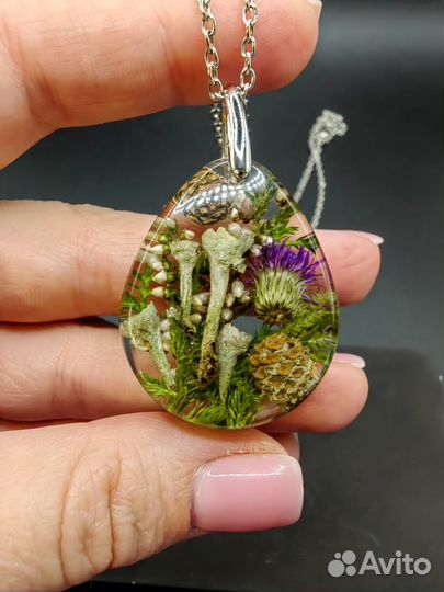 Кулон из эпоксидной смолы