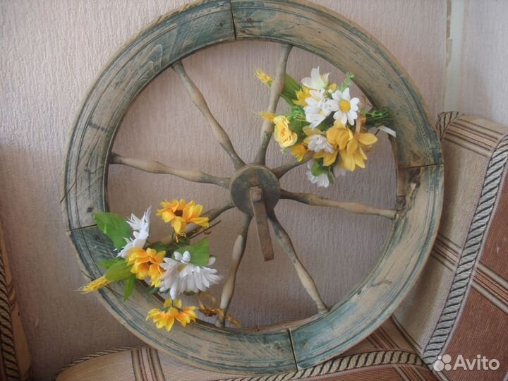 Старинное колесо от прялки