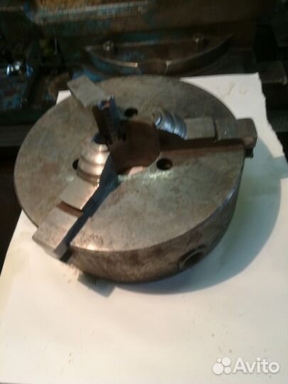 Токарный патрон диаметром 250 мм