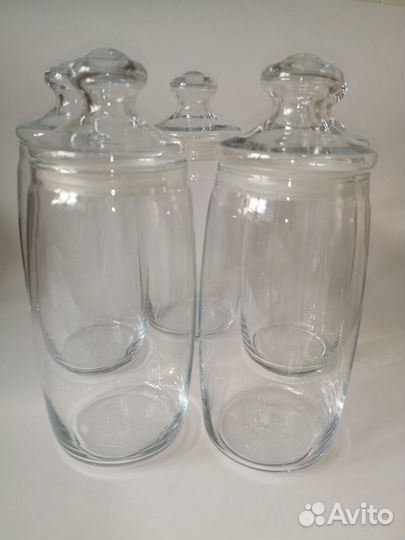 Банка с крышкой