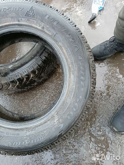 Goodyear UltraGrip 500 245/65 R17 107T