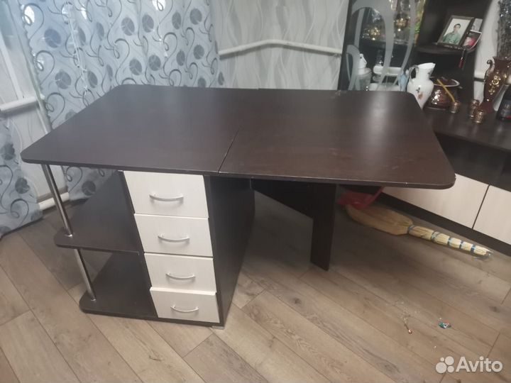 Стол раскладной с полками