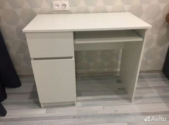 Стол компьютерный