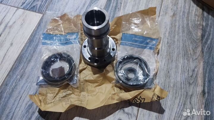 Фланец раздаточной коробки задний форд 2144826