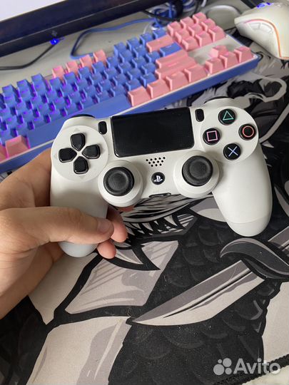 Джойстик PlayStation 4 Белый