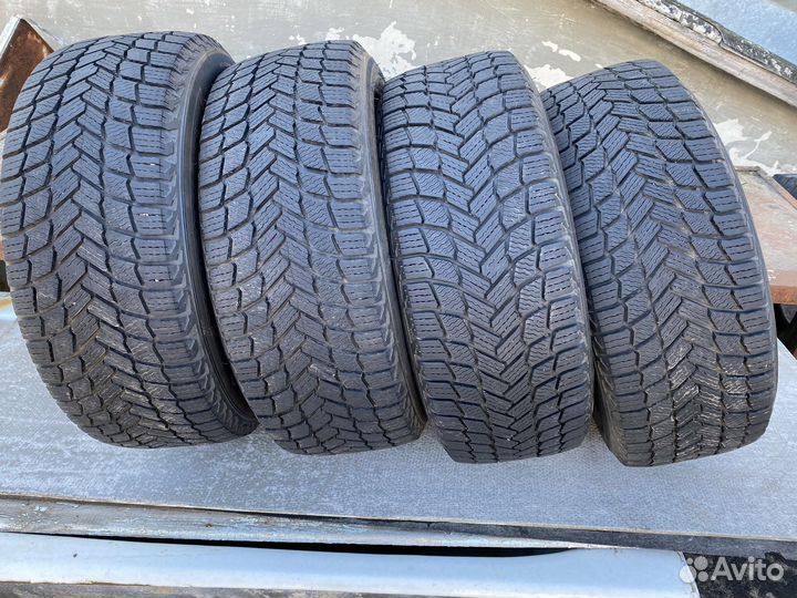 Michelin X-Ice Snow 215/55 R17 98