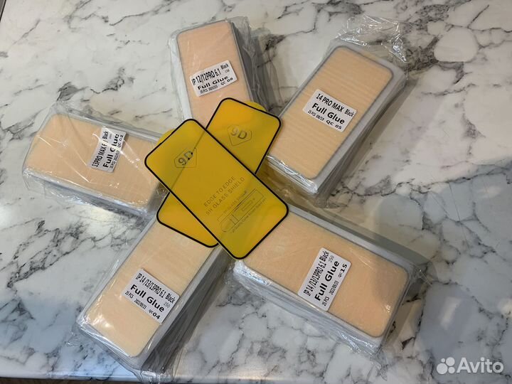 Защитное стекло на iPhone