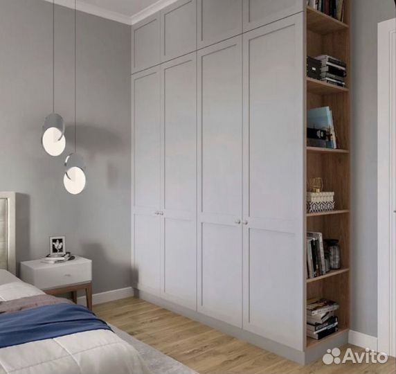 Распашные шкафы с боковыми полками