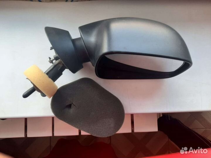 Боковое зеркало