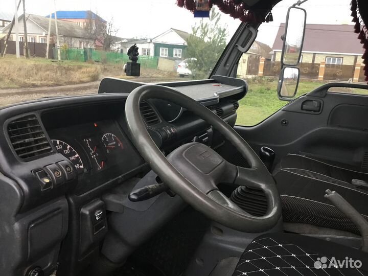 Isuzu NQR75 с КМУ, 2010