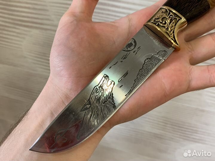 Охотничий нож с гравировкой