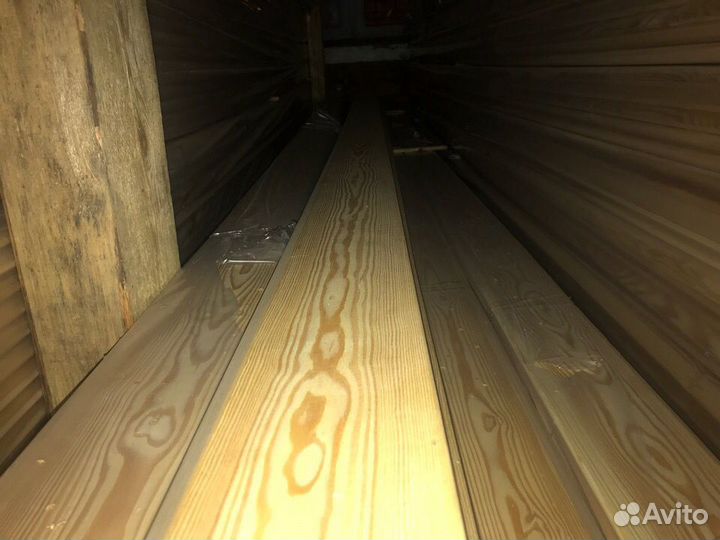 Скошенный планкен лиственница 21х120х2, сорт прима