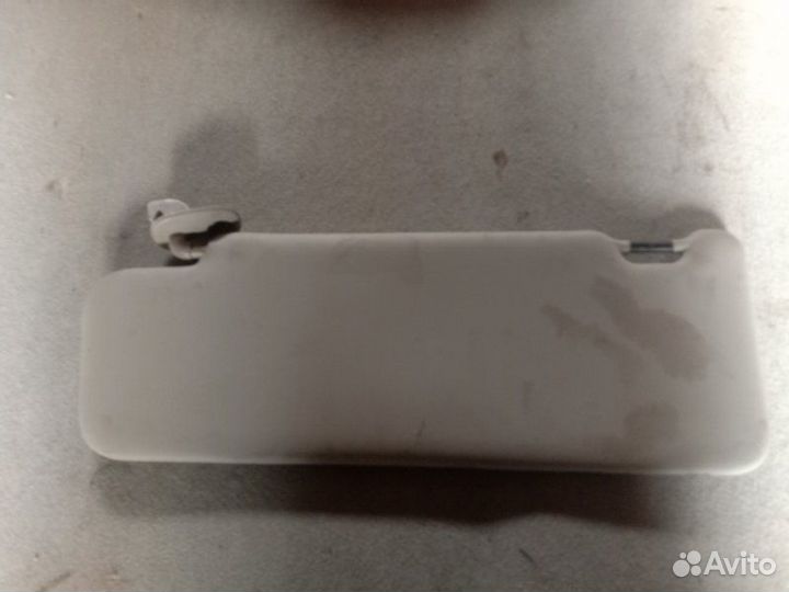 Козырек солнцезащитный передний правый Renault