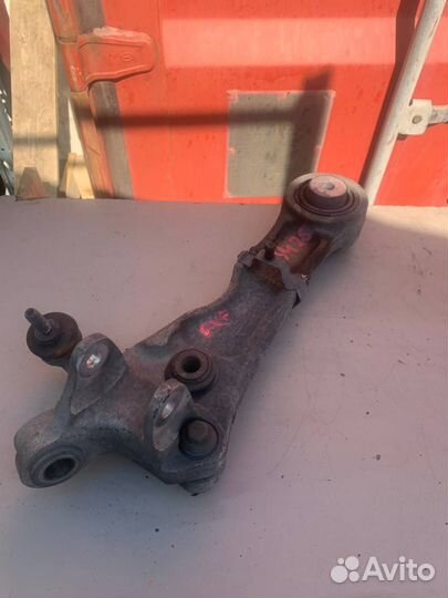 Рычаги передние нижние прямые правые Ягуар XF