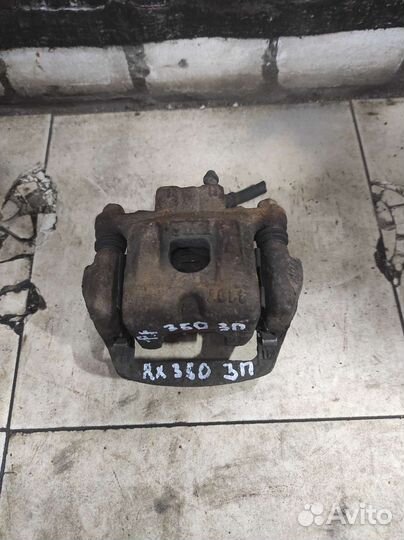 Суппорт задний правый lexus RX350