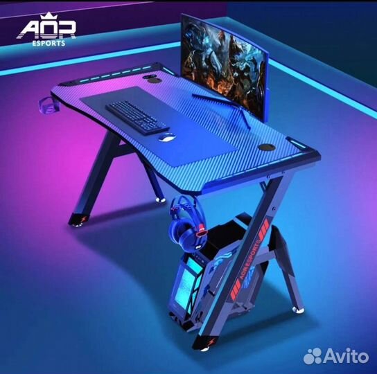 Стол компьютерный игровой с подсветкой