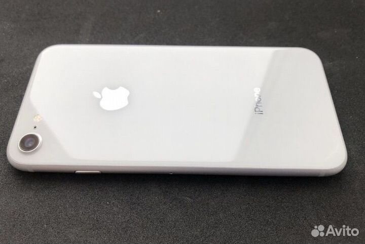 iPhone 8, 64 ГБ